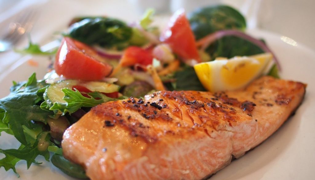 salmon-518032_1280-1024x768-1024x585